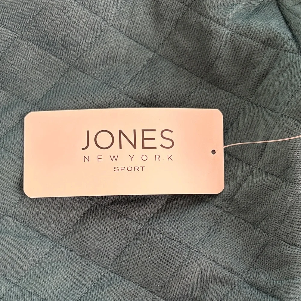 Jones New York Top - Picture 5 of 5